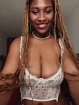 EvonyFoxxx online show from July 10, 4:24 am