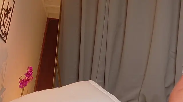 SeleneNova online show from July 28, 4:51 pm