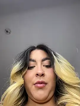 Elina Hills online show from July 2, 6:03 pm