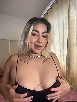 Elina Hills online show from March 6, 3:40 pm