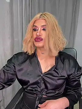 melani ferraraa  online show from July 25, 3:35 am