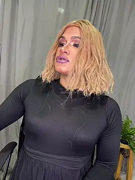 melani ferraraa  online show from June 29, 7:35 pm