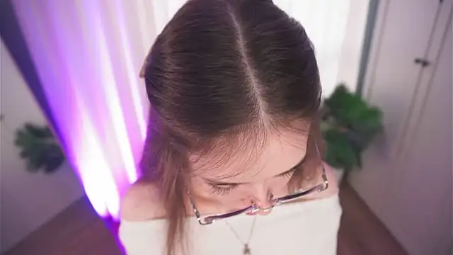 tinyanie online show from November 14, 5:29 am