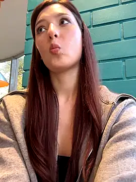 LilluKatten online show from November 7, 1:06 pm