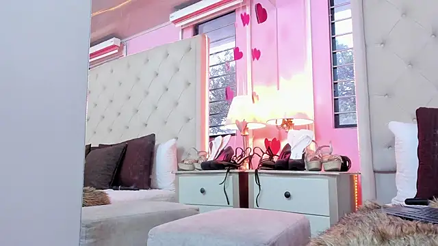 scarlett leblanc  online show from April 30, 5:40 pm