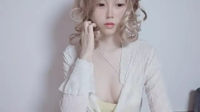 JuliaNoir online show from January 18, 9:33 pm