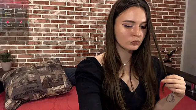 AlexaWongg online show from November 1, 7:07 pm