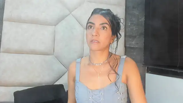 Liia Leens online show from March 12, 4:15 am