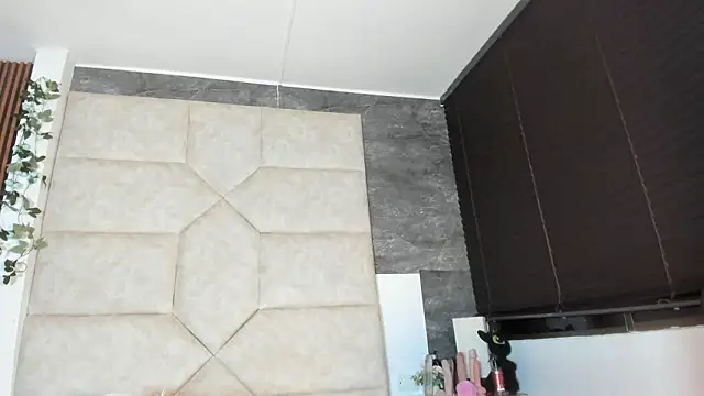 Liia Leens online show from February 24, 3:05 am