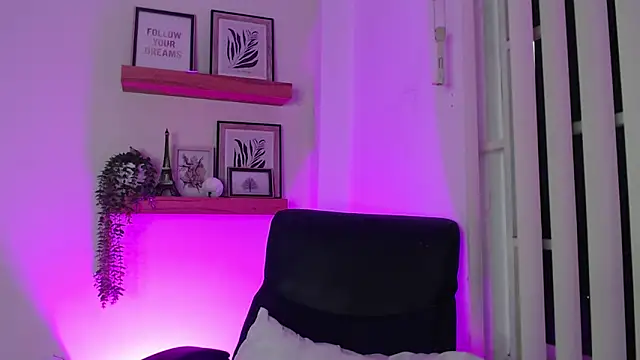Madisonkay online show from May 2, 7:17 pm
