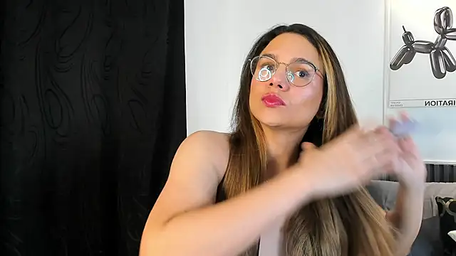 Cloe Bonne online show from November 26, 9:38 pm