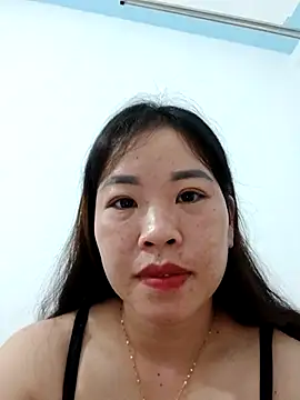 kitti-krush online show from November 1, 4:00 pm