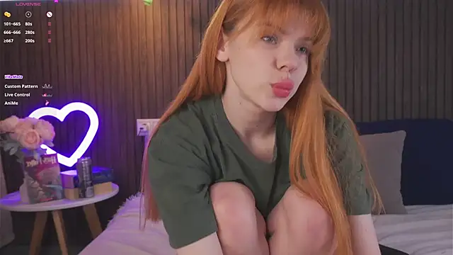 foxyriss online show from February 13, 6:37 am