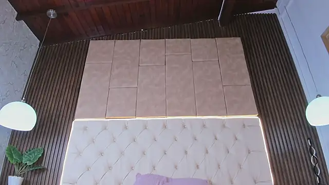 Camiila rosse online show from November 14, 8:42 pm