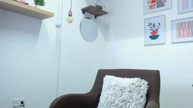 Lauryn Jones online show from February 20, 7:15 pm