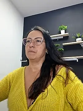 Lauryn Jones online show from August 3, 8:14 pm