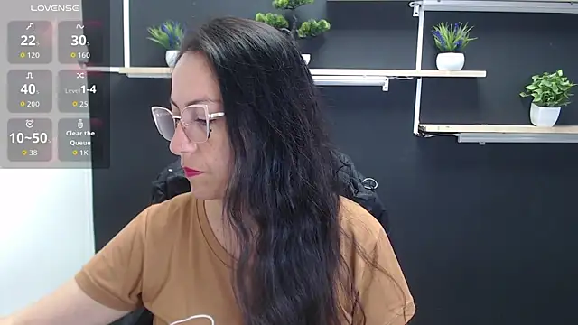 Lauryn Jones online show from July 8, 6:10 pm