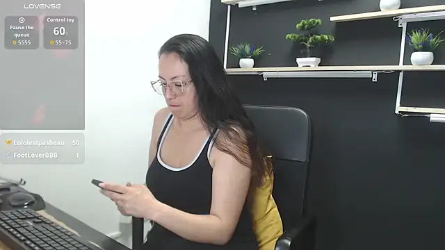 Lauryn Jones online show from July 28, 7:39 pm