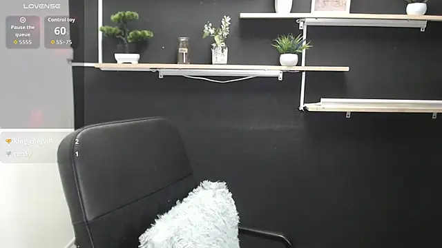 Lauryn Jones online show from June 23, 8:40 pm