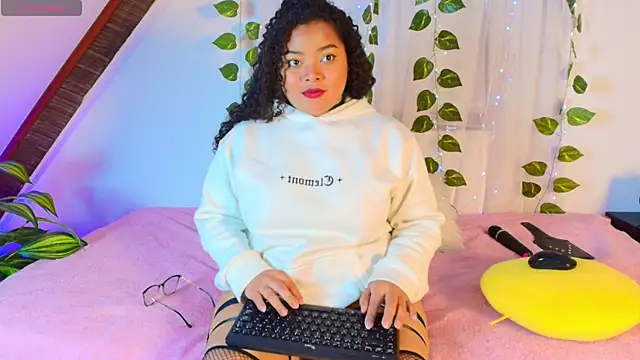 alanaa gomezz online show from June 18, 6:57 pm