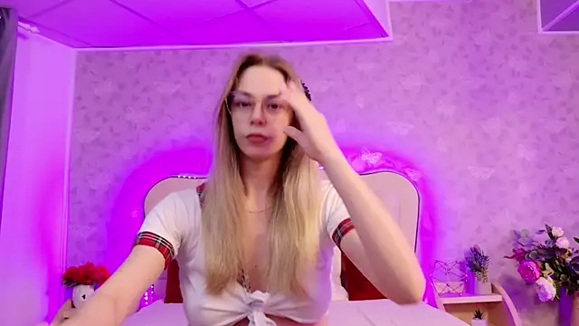 GracieCute online show from July 29, 3:06 am