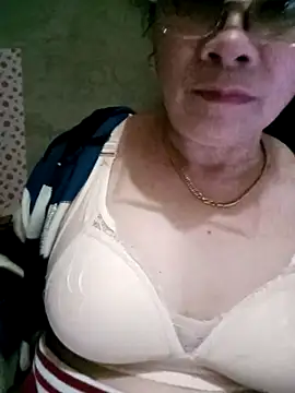 small-house123 online show from March 7, 1:07 pm