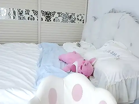 lookbyby online show from November 10, 1:17 pm