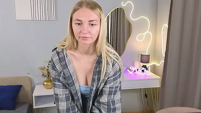 Carollina  online show from November 1, 6:34 pm