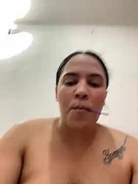 Ivy 08 online show from August 6, 1:23 am