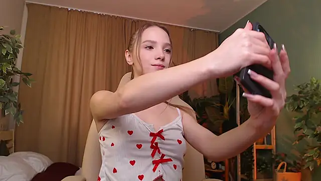 Adria Arjona online show from November 19, 7:41 am