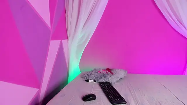 Mia Tailor Bms online show from November 27, 11:57 am