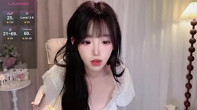 Yaiyigirl online show from May 16, 3:22 pm