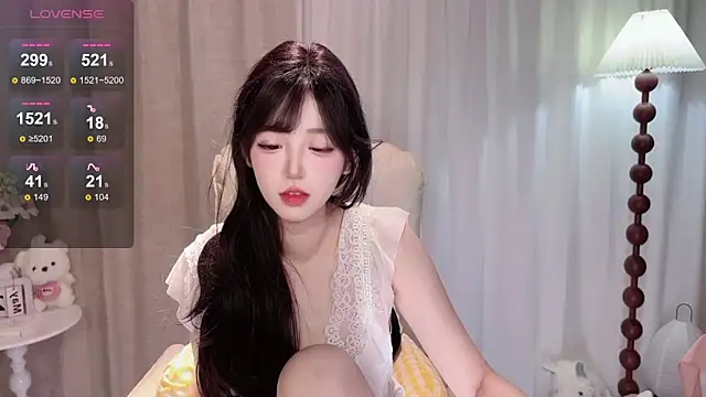 Yaiyigirl online show from May 30, 4:04 pm