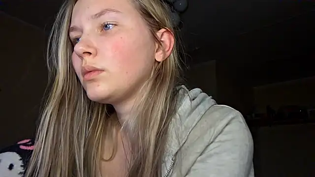 KarinRobertson online show from March 15, 4:42 pm