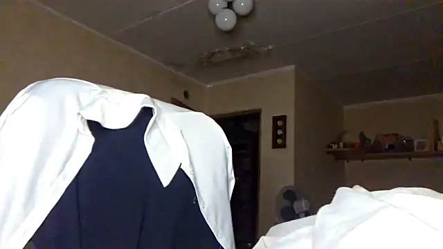 KarinRobertson online show from March 17, 5:06 pm