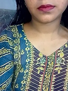 Neha533 online show from May 3, 6:33 pm