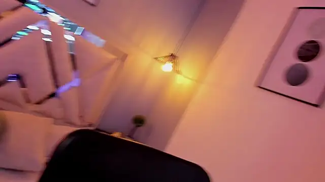 zoe-moreau online show from February 18, 8:41 pm