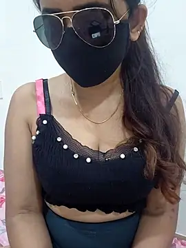 Aarti909090 online show from July 5, 5:07 pm