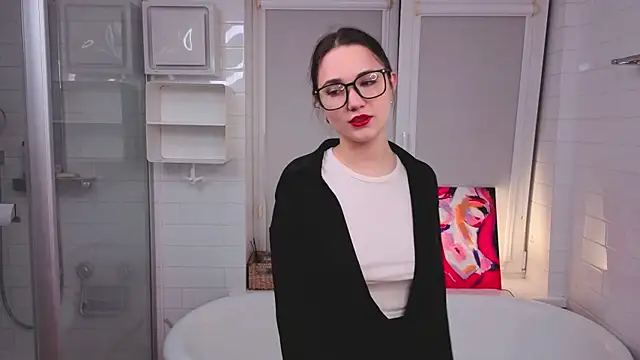 LeenaPuita online show from December 5, 6:31 pm