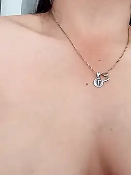 Isaabeellaa deemoonny1 online show from November 5, 6:35 pm