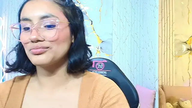 PEACHY TAY online show from July 16, 12:43 pm