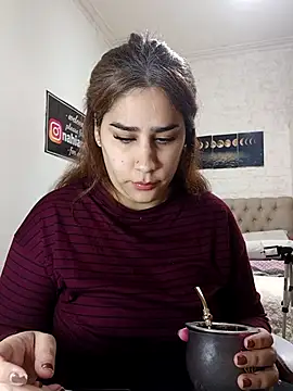 nahiarabiel33 online show from July 8, 9:17 pm