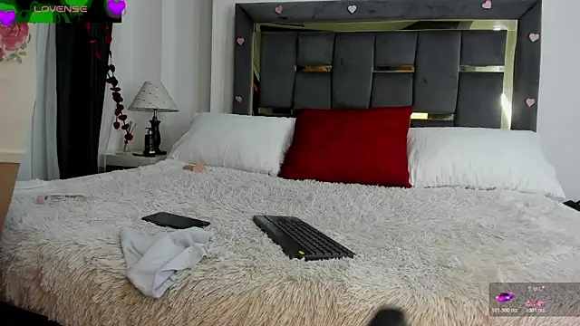 CatleyaSmith online show from February 18, 12:48 pm