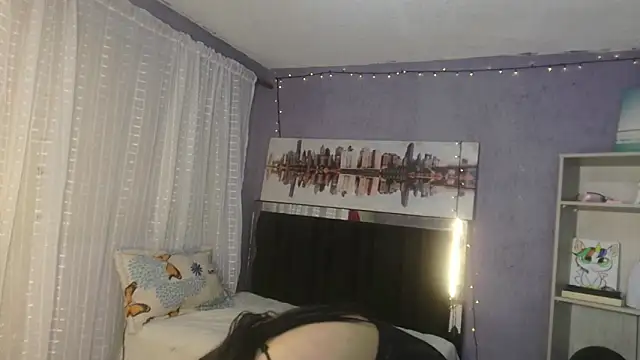 lyam ebony  online show from February 12, 10:00 pm