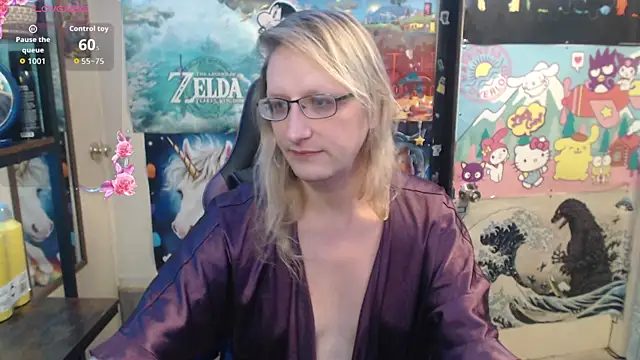 Savanah Banana  online show from July 17, 9:46 am