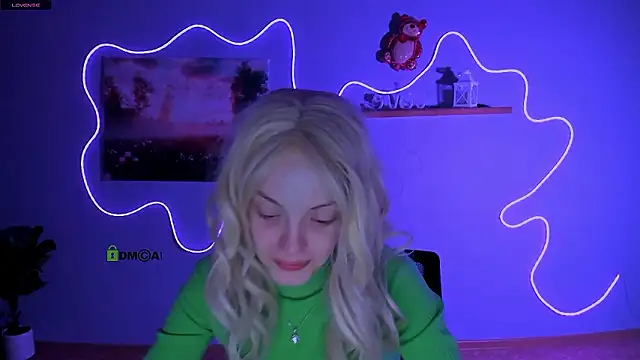 mia starrr  online show from March 9, 2:15 am