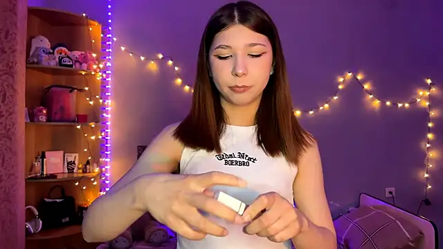 doublemuse online show from March 13, 3:24 pm