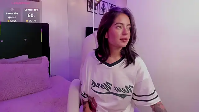 Eiimy Milleer  online show from January 18, 6:21 am