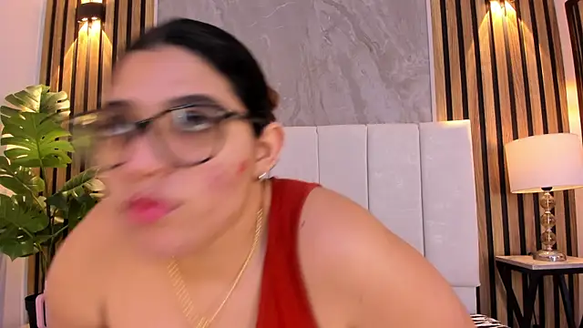 Carlotta de velour online show from May 29, 1:36 am