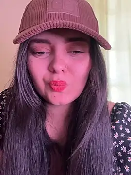 candicewest  online show from May 24, 4:39 pm